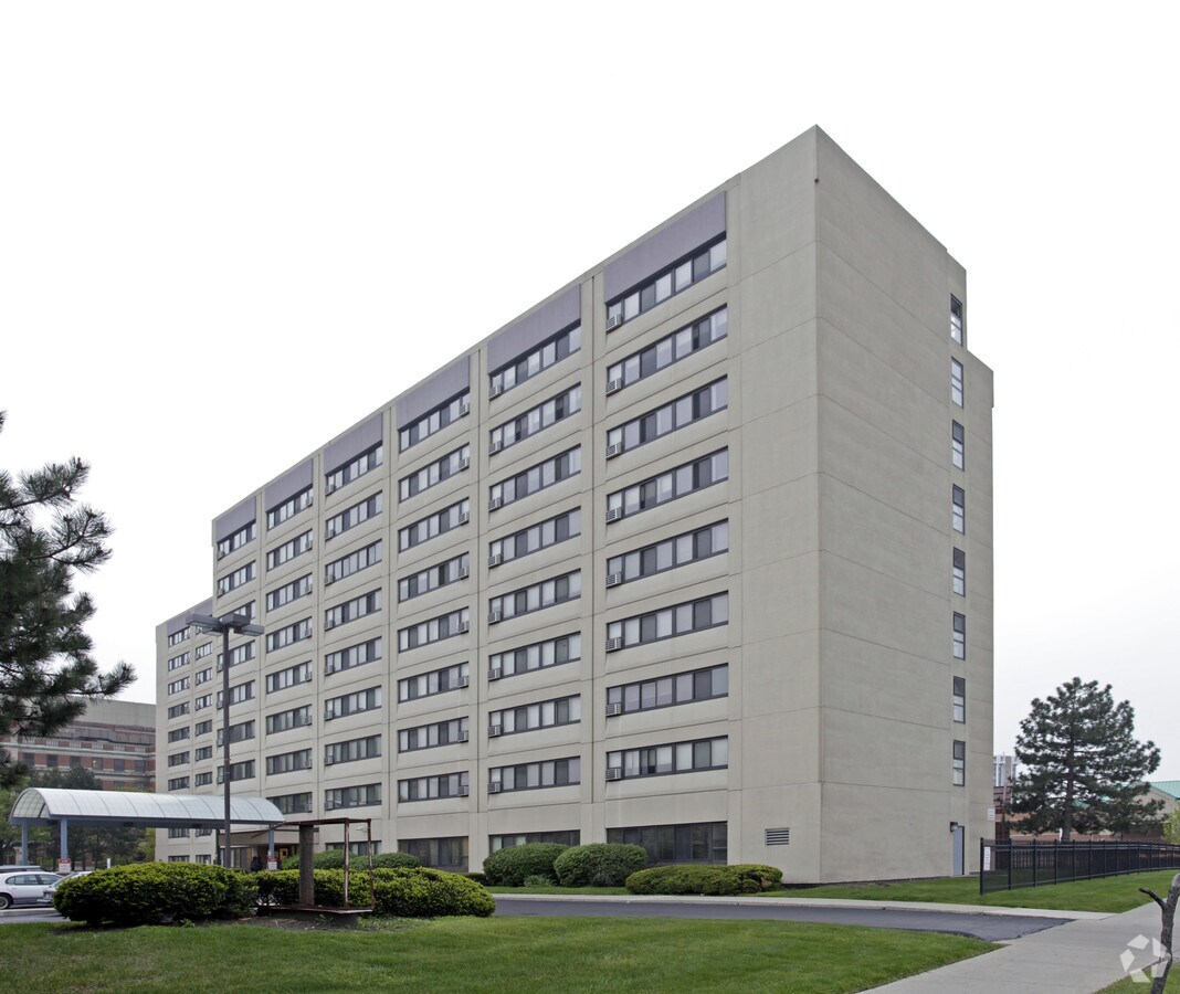 Photo - Warren Plaza Apartments