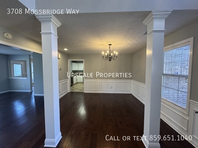 Photo - 3708 Mossbridge Way