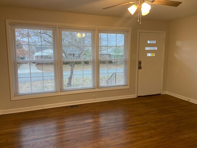 Photo - Renovated 3 Bedroom across from Golden Gat...