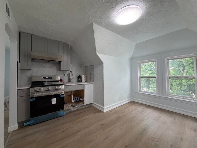 3886-3888-3888 Washington St