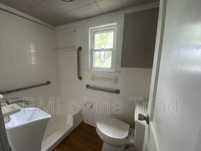 Photo - 1435 Delaware Ave