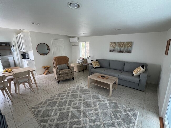 Building Photo - 32677 Ranchos Ladera Rd Rental