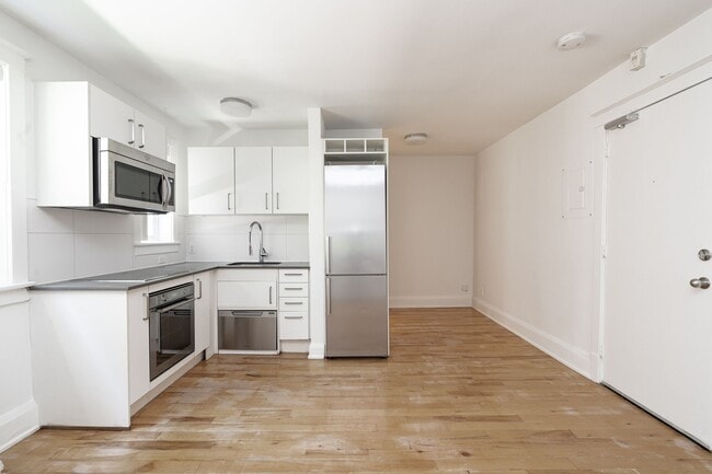 Photo - 54 Maitland St Unit 306