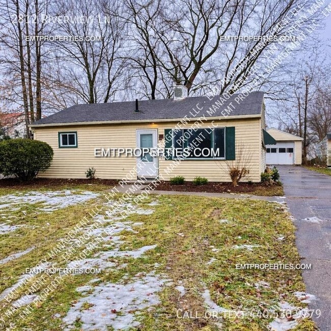 Building Photo - 2812 Riverview Ln