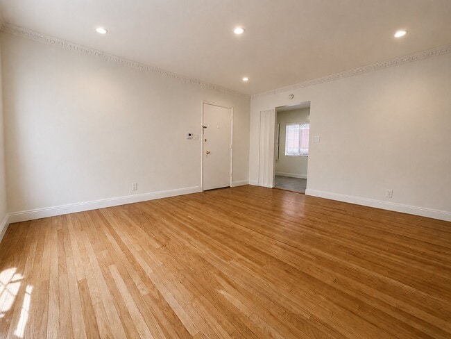 Photo - 1350 Hayworth Ave Unidad 7