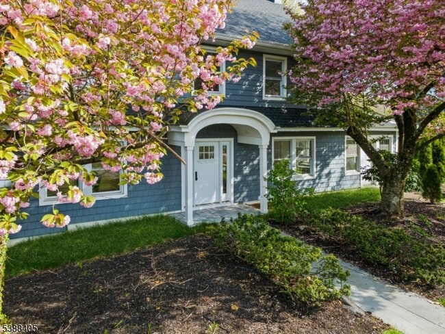 Photo - 648 E Broad St