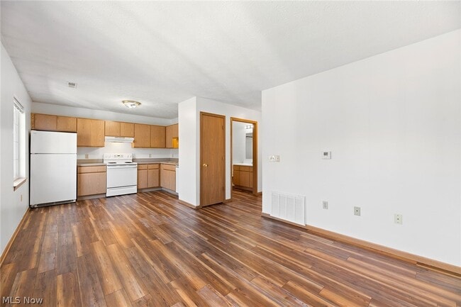 Photo - 1898 Springfield Lake Blvd Unit 207
