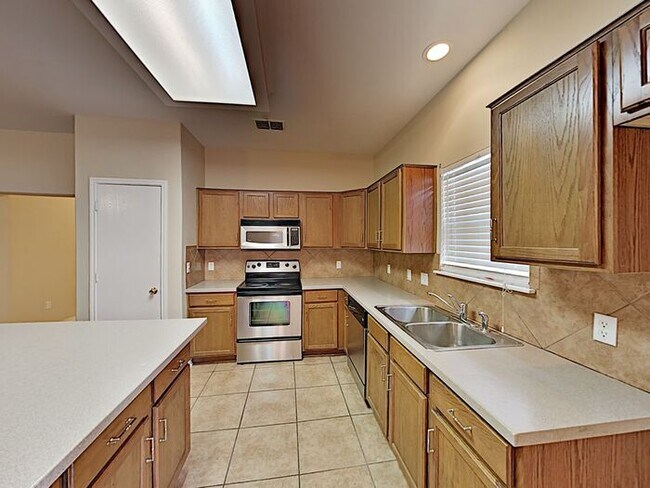 Photo - No Application Fees* $500 Off 1st Month - ...