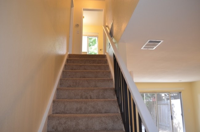 Photo - 759 Valley Green Dr