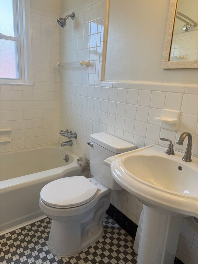 Photo - Adorable 2 Bedroom with Stackable Washer/Dryer