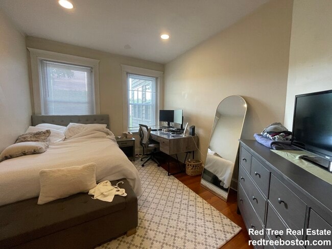 Photo - 191 Winthrop Rd Unit 2