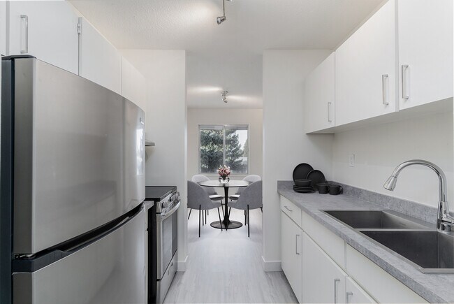 Photo - Pinetree Village