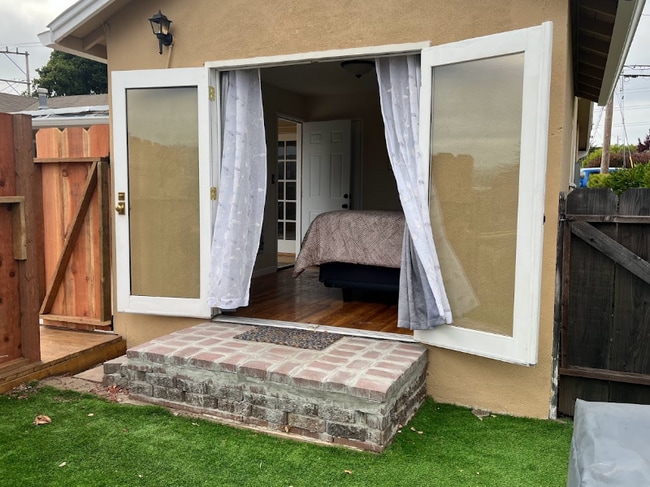 Photo - 950 Portola Dr