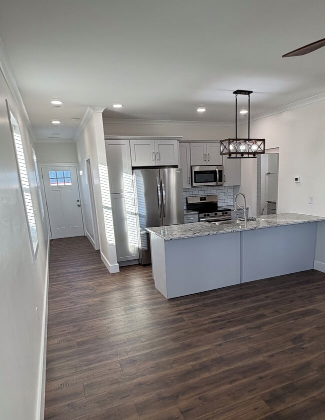 Photo - 1409 Woodbine Ave