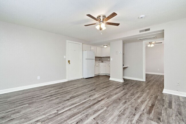 Photo - 4035-4039 CHARLOTTE