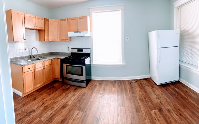Building Photo - 4431 S Marshfield Ave Rental
