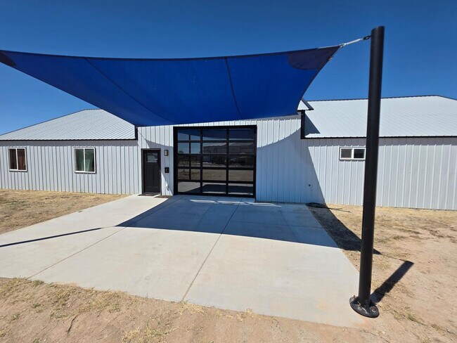 Photo - 2061 W Daniel Rd