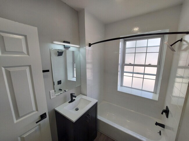 32 S Wycombe Ave
