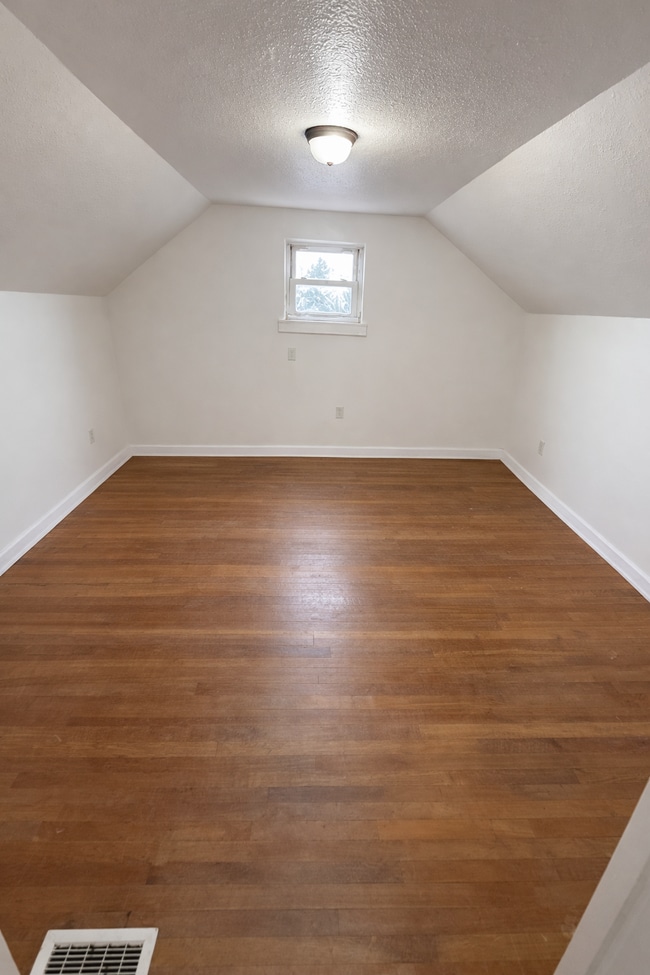 Photo - 2314 Broadway Ave Unit 2