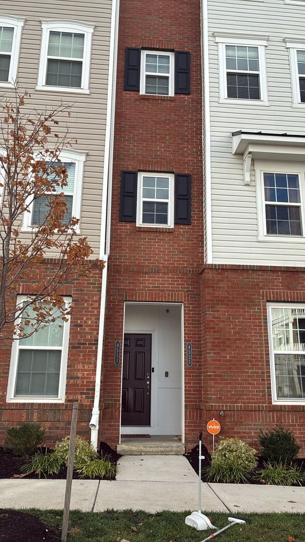Building Photo - Spacious, Modern Condo in Owings Mills — M...