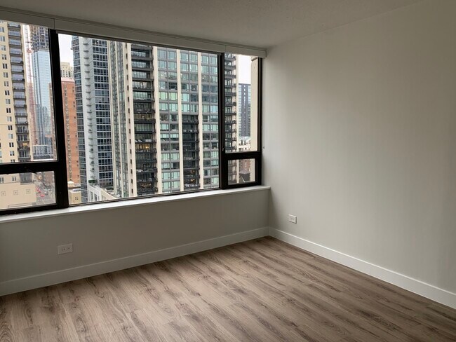Photo - 2 E Oak St Condo Unit 2708