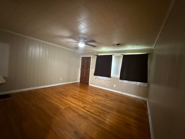 Photo - 703 Westway Rd