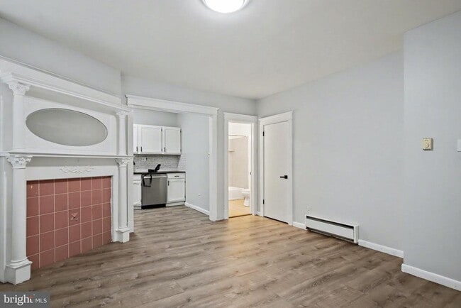 Building Photo - 1117 W Main St