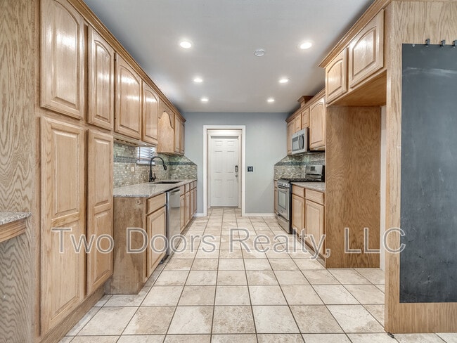 Photo - 3900 Hiddleston Cir