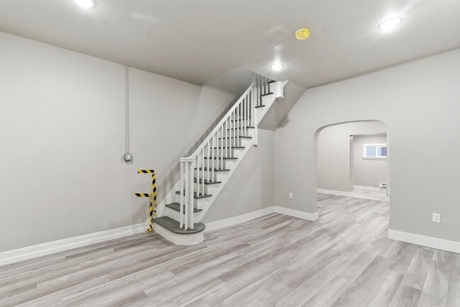 Photo - 662 N Yewdall St