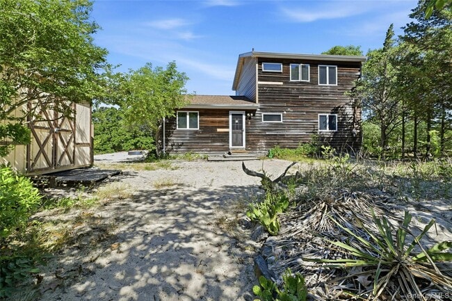 65 Lake Dr