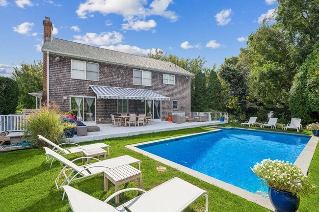 Photo - 25 Meadowgrass Ln