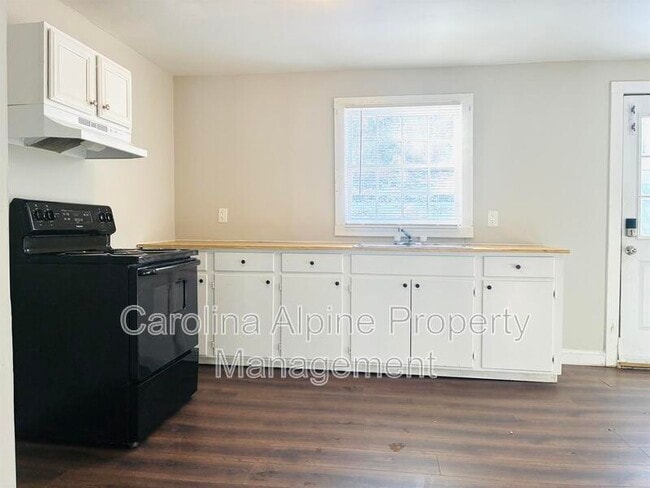 Photo - 443 W Bell St