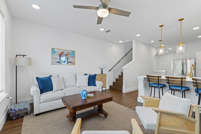 Photo - 3313 S University Dr