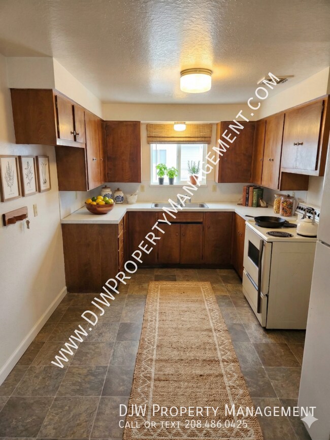 Photo - 918 NW 4th St