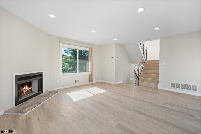 Photo - 160 Goldmine Ln