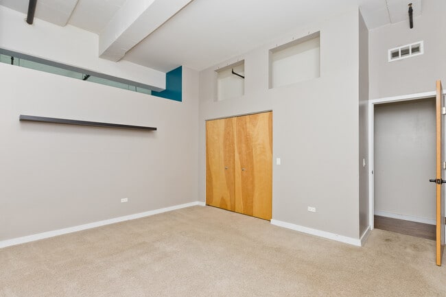 Photo - 1224 W Van Buren St Unit 622