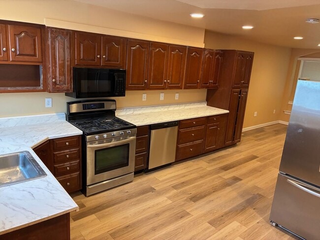 Building Photo - 212 Arden Rd W Rental