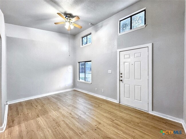 Building Photo - 1108 W McCarty Ln Rental