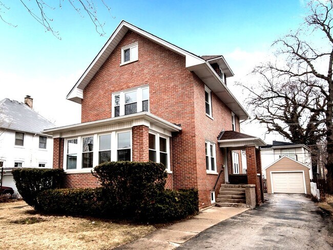 Photo - 2635 Prairie Ave