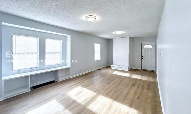 Photo - 907 S Cedar Ave