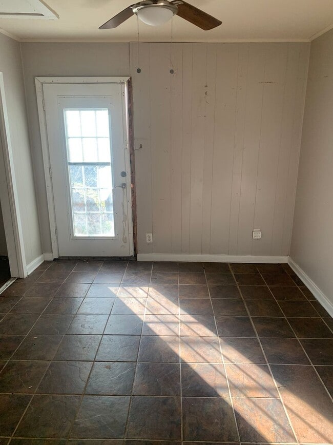 Photo - 233 E Jordan St