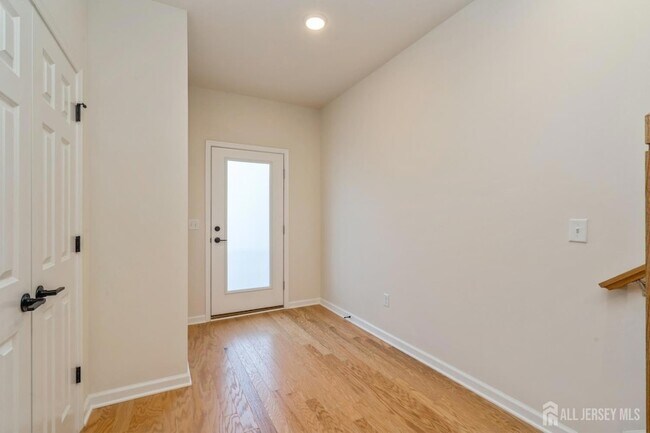 103 Vaughn Dr