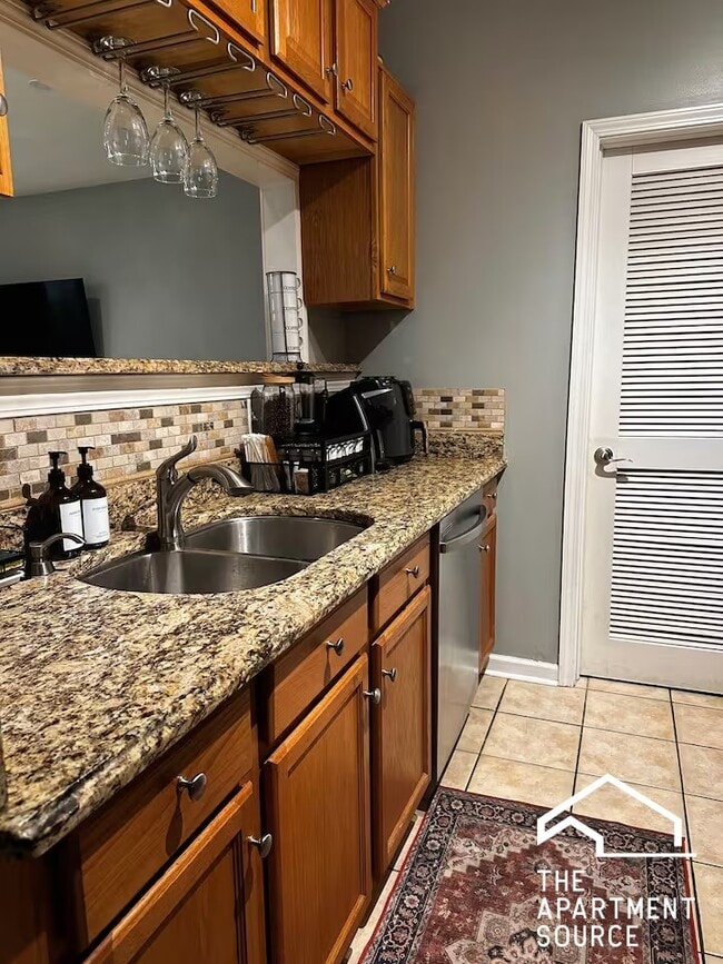 Photo - 811 S Kedzie Ave