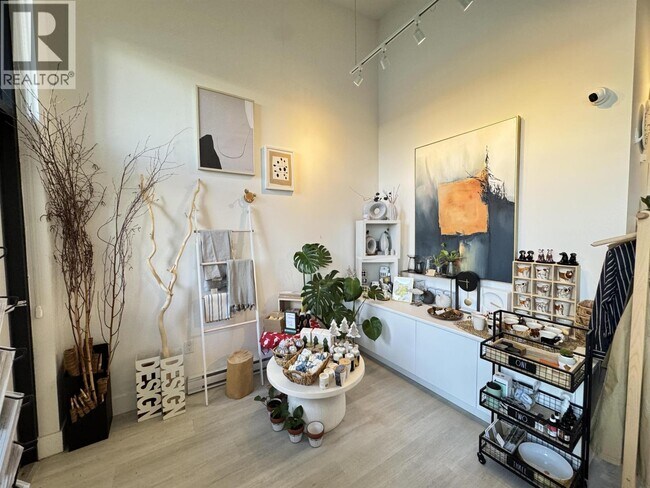 Photo - 2180 Kelly Ave