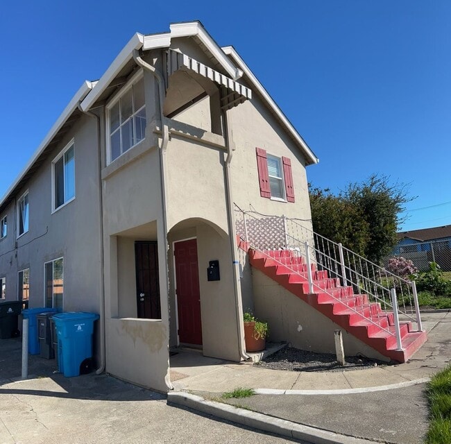 Building Photo - 1820c Unit A