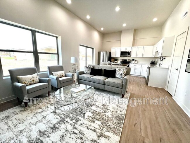 Photo - 1067 Claude Rd