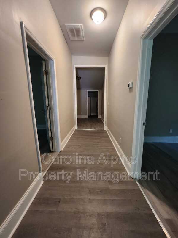 Photo - 509 E Holly St