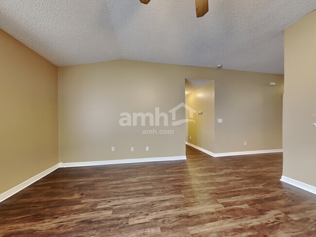 Photo - 2143 Featherwood Dr W