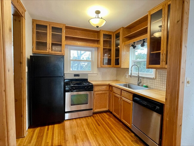 Photo - 2345 Grandview Ave Unit #2