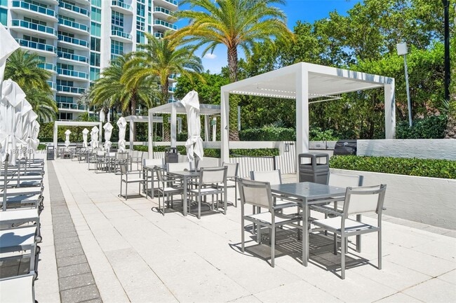 Photo - 3301 NE 183rd St Unidad 1805